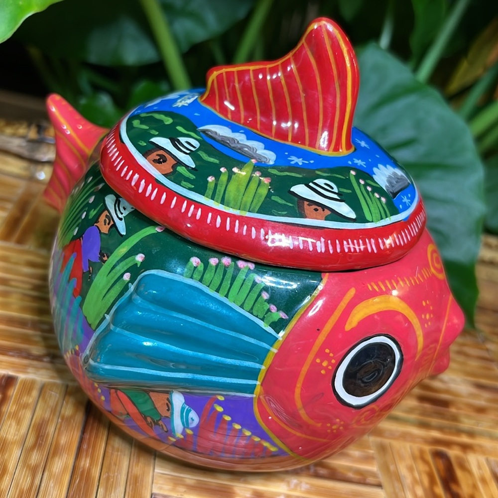 Mexican Fish Pot w Lid, handmade - Picture 2 of 8